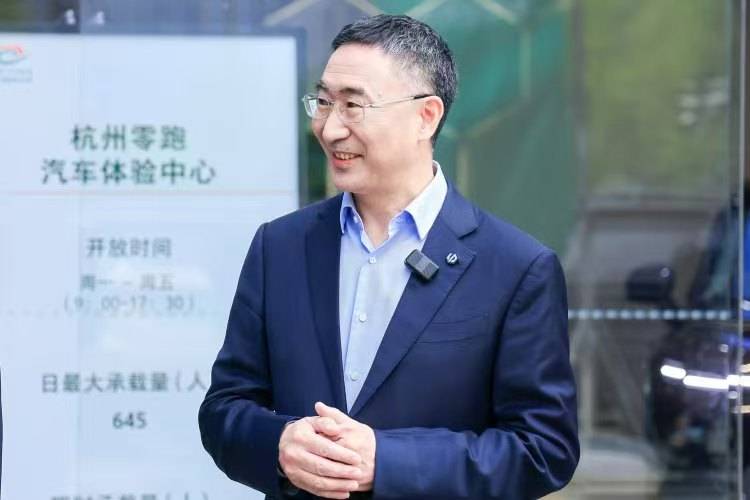 ava爱华外汇官网理财前必看！期货量化交易详解全步骤教你如何在2025年逆袭成功